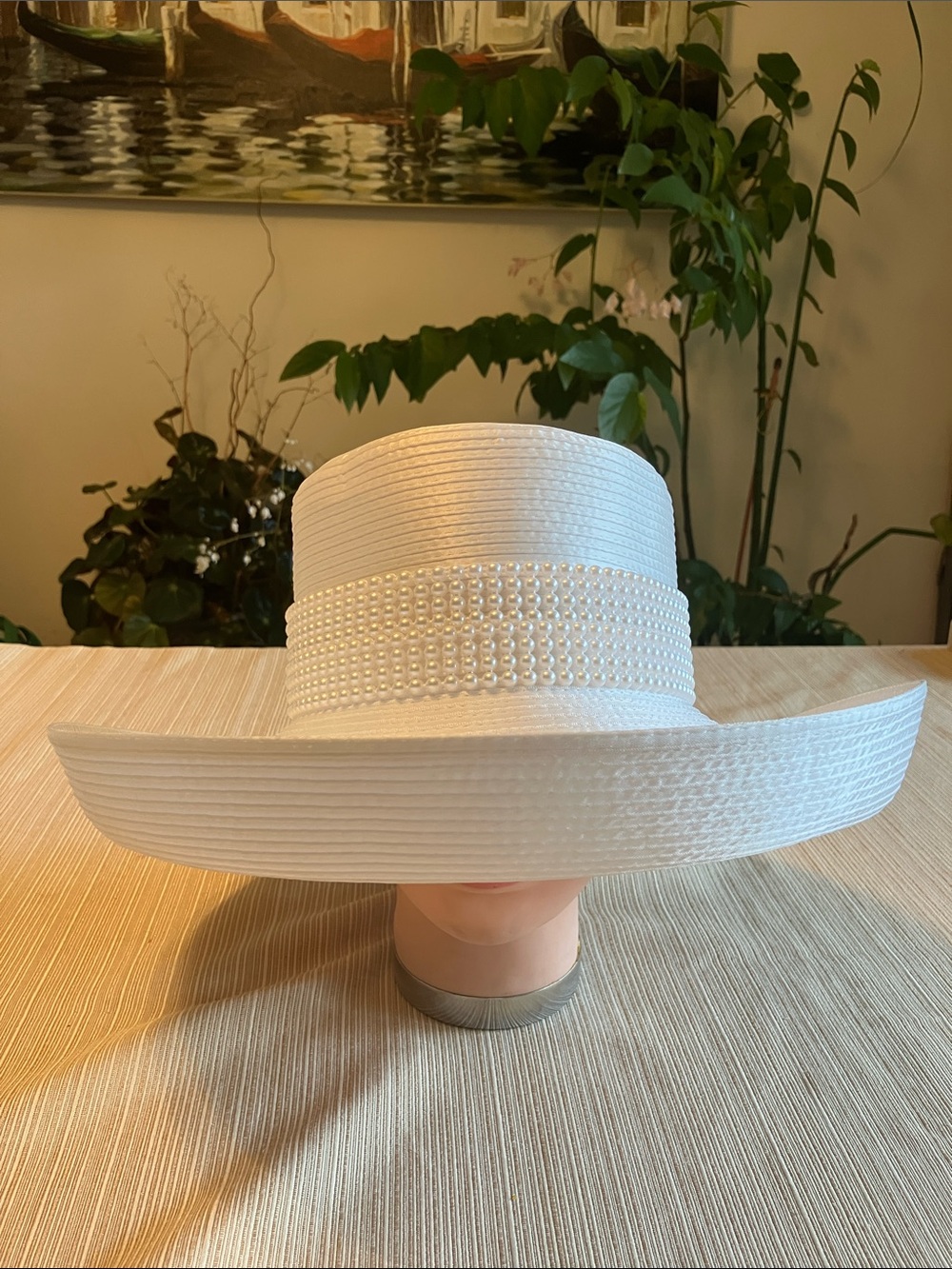 Elegant White Satin Ribbon Pearl-Trim Wide Brim Women's Hat